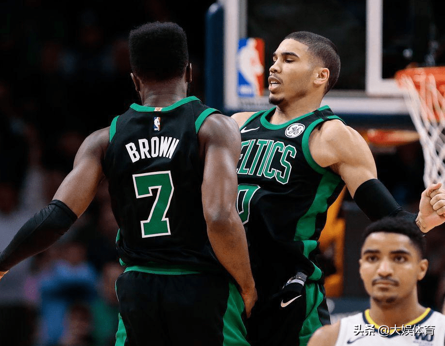 Leyu sports-RNG带队取胜！，穆古鲁扎重要时刻爆冷比赛高潮迭起-Leyu sports